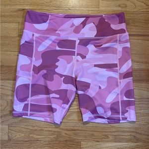 Zyia Active Pink Camo Biker Shorts Light n Tight Hustle 6" size XXL